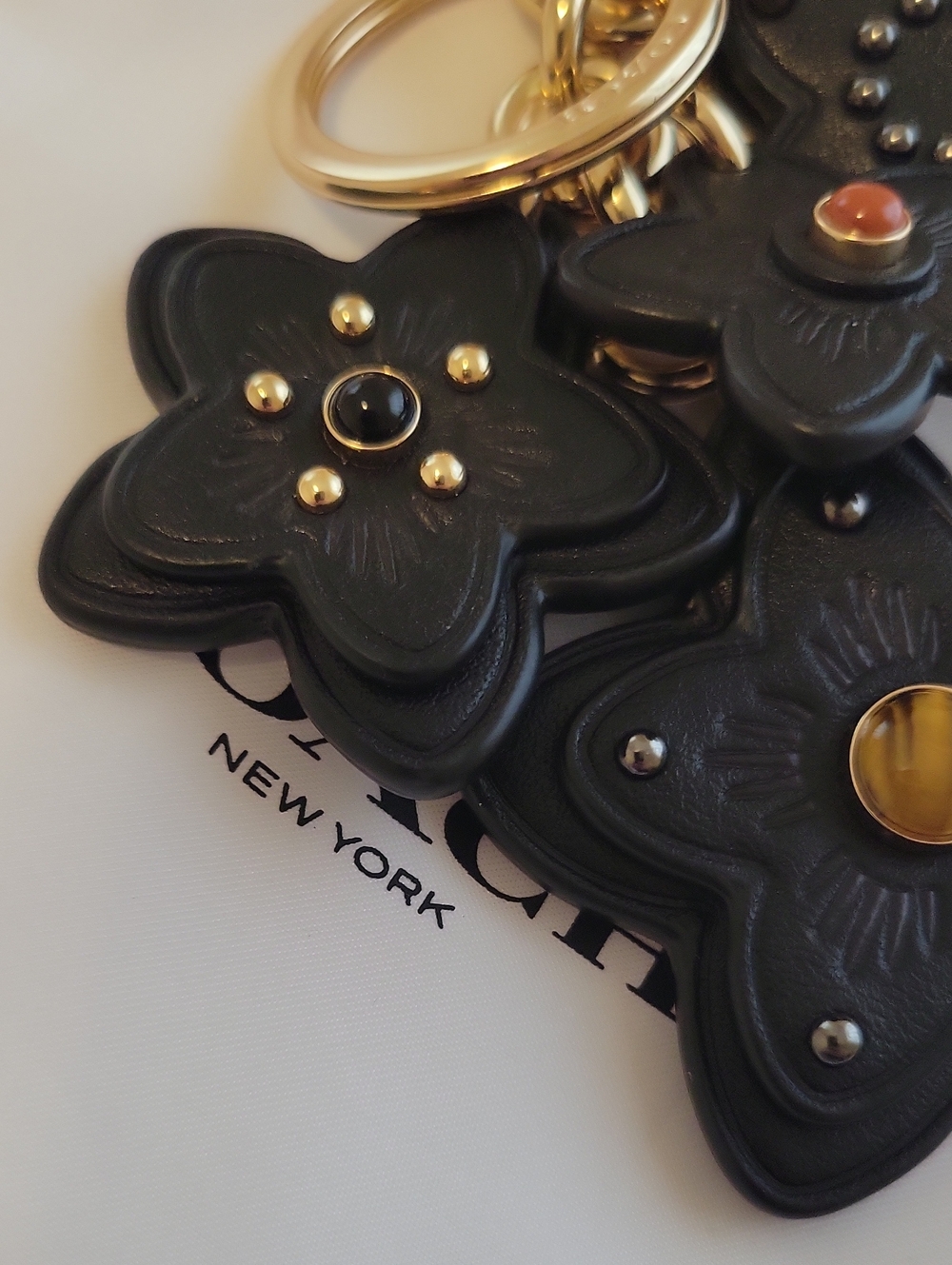 NWOT Coach Flower motif keychain/ bag charm - Picture 3 of 10